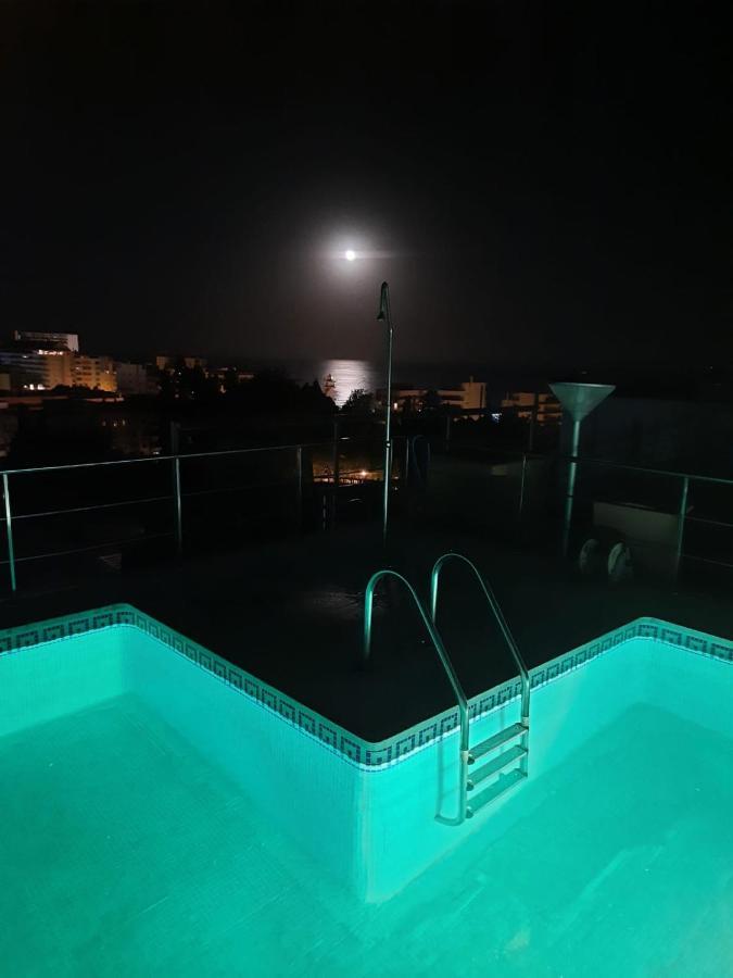 מארבלה Penthouse With Private Pool, Hot Tub Jacuzzi With Sea Views And Chill-Out Zone, Close To The Sea מראה חיצוני תמונה