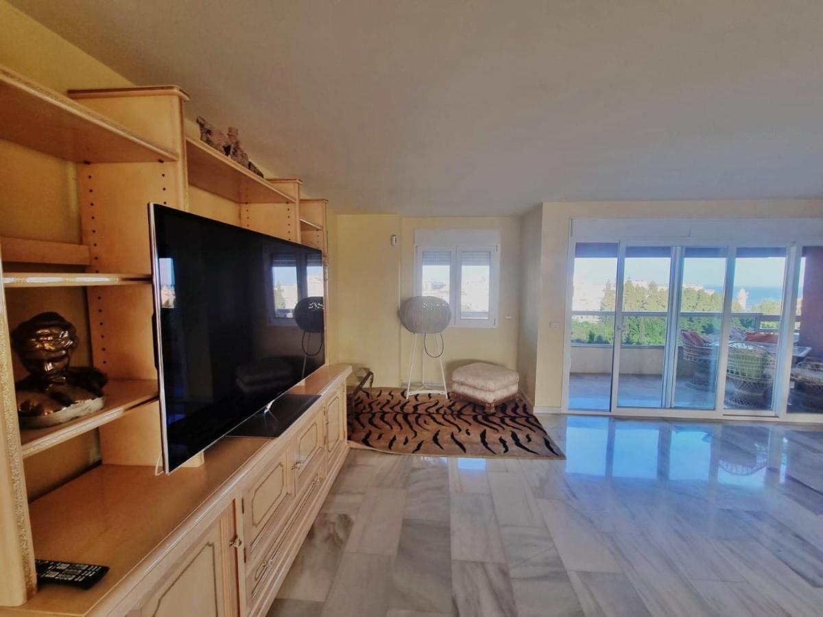 מארבלה Penthouse With Private Pool, Hot Tub Jacuzzi With Sea Views And Chill-Out Zone, Close To The Sea מראה חיצוני תמונה