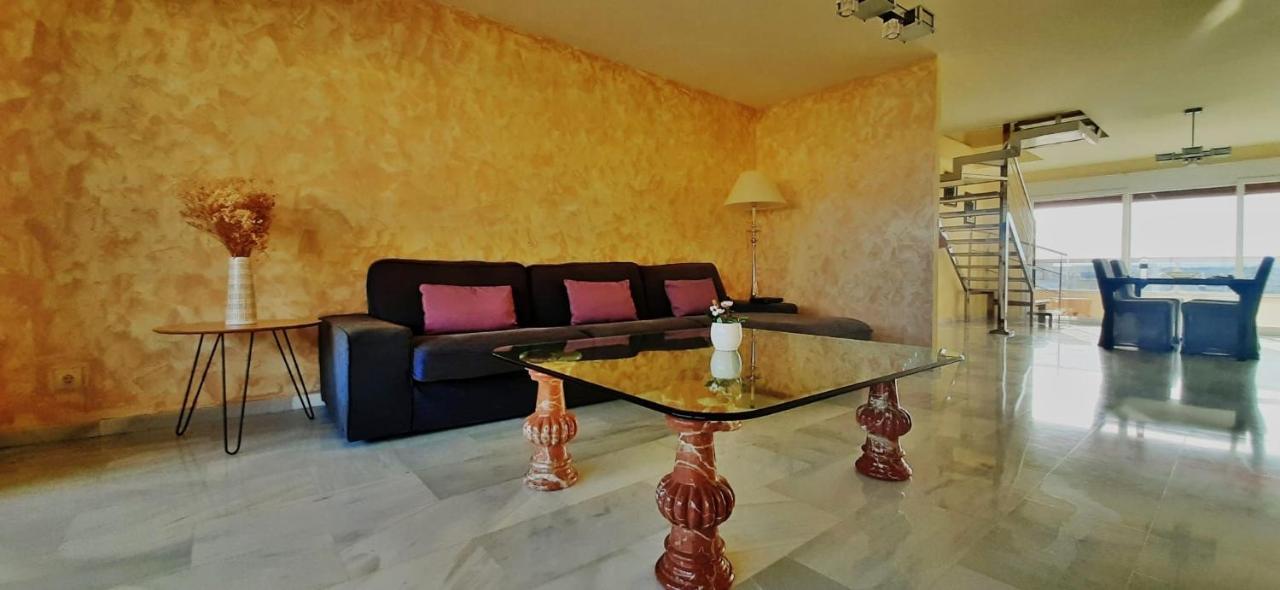 מארבלה Penthouse With Private Pool, Hot Tub Jacuzzi With Sea Views And Chill-Out Zone, Close To The Sea מראה חיצוני תמונה