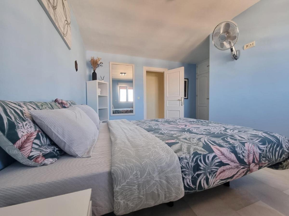 מארבלה Penthouse With Private Pool, Hot Tub Jacuzzi With Sea Views And Chill-Out Zone, Close To The Sea מראה חיצוני תמונה